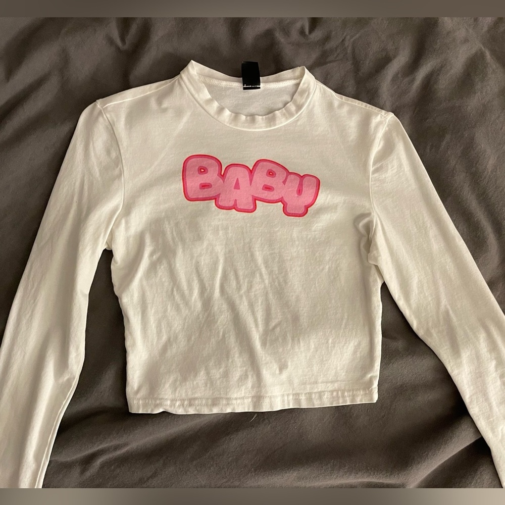 SHEIN Letter Graphic Round Neck Crop Tee